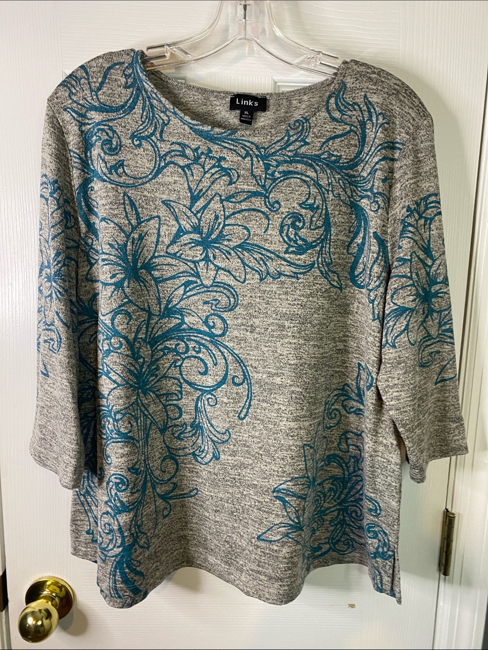 Links Heather Gray Top with Teal Floral Scroll Print Size XLarge.